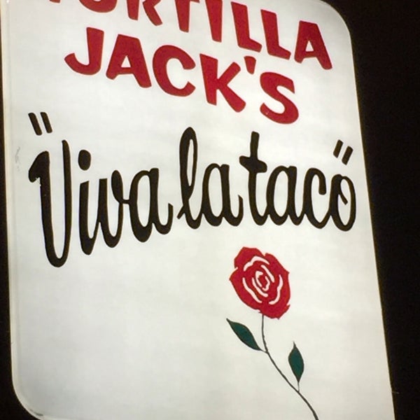 Foto tirada no(a) Tortilla Jack&#39;s Mexican Restaurant por Elizabeth P. em 11/26/2016