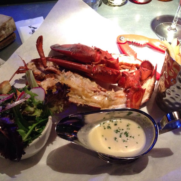 2/1/2015 tarihinde Cheryl M.ziyaretçi tarafından Burger &amp; Lobster'de çekilen fotoğraf