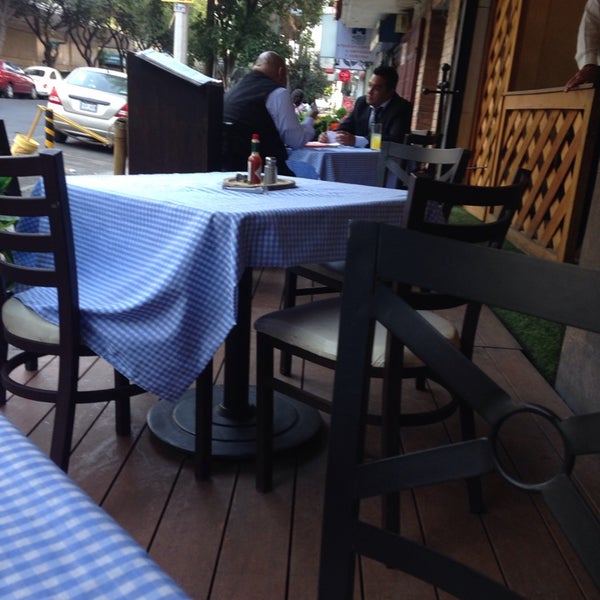 2/27/2014 tarihinde Vladimir R.ziyaretçi tarafından Río Restaurant MX'de çekilen fotoğraf
