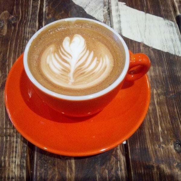 4/17/2014にSerhat O.がCafe Mokaで撮った写真