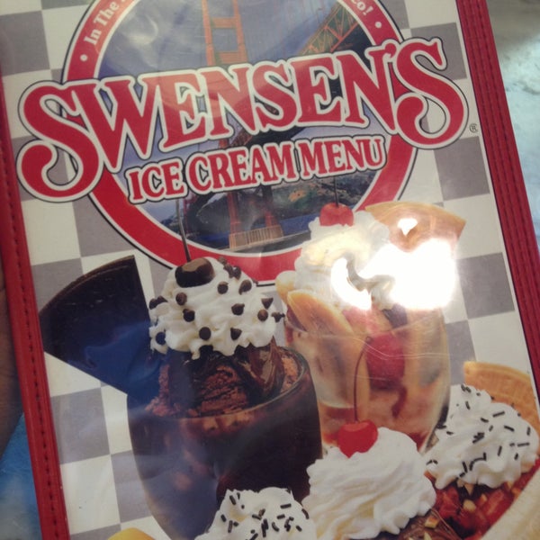 6/9/2013 tarihinde Alex F.ziyaretçi tarafından Swensen&#39;s Grill &amp; Ice Cream'de çekilen fotoğraf