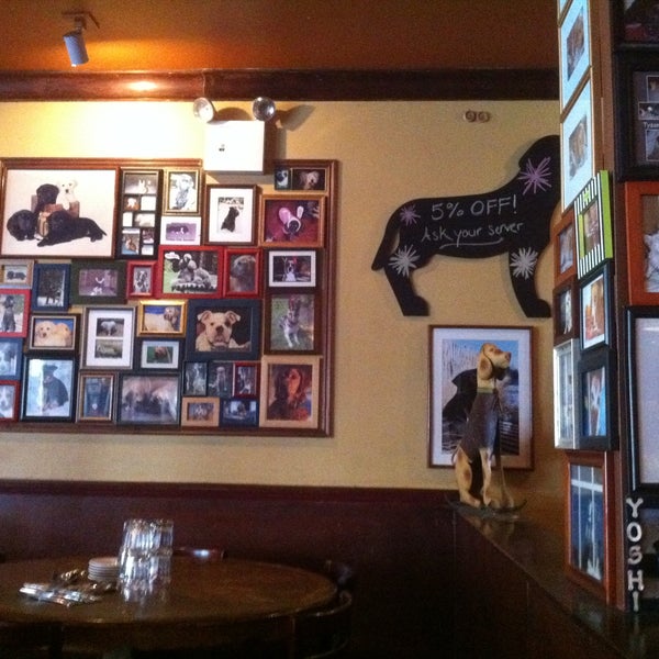 5/6/2013 tarihinde Jason O.ziyaretçi tarafından Fetch Bar and Grill'de çekilen fotoğraf