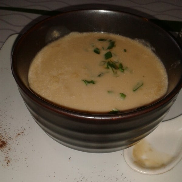 Das Foto wurde bei Banzai Sushi Asian Cuisine von Maria Fernanda H. am 12/21/2013 aufgenommen