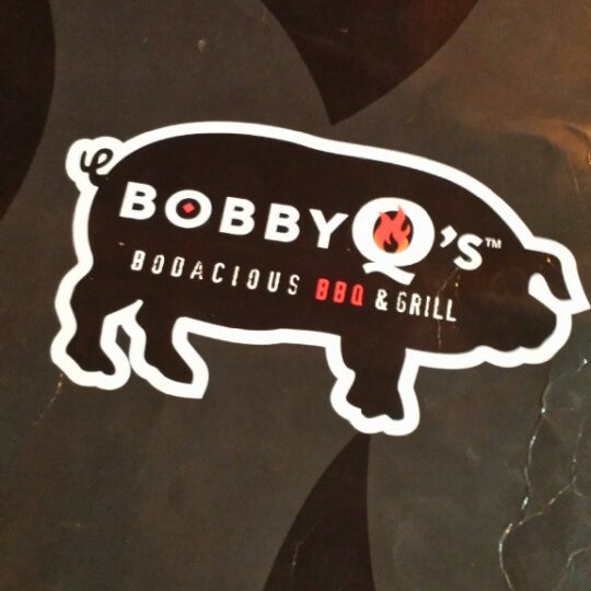 Foto scattata a Bobby Q&#39;s Barbeque &amp; Grill da Rita S. il 10/5/2013