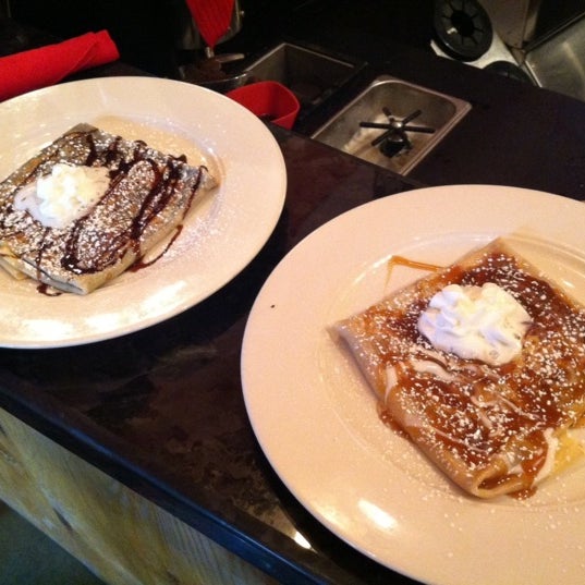 Photo taken at Moloko The Art of Crepe and Coffee by Gabriela L. on 9/23/2012