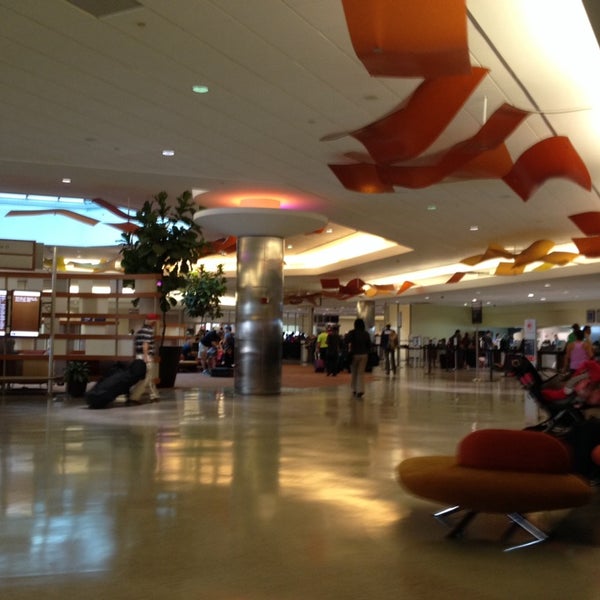 Photo taken at Louis Armstrong New Orleans International Airport (MSY) by Horia S. on 10/28/2013
