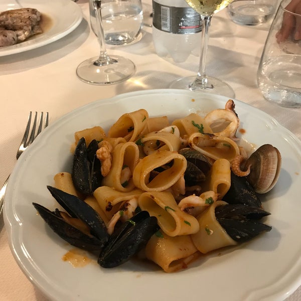 Photo taken at Syraka Sicilian Restaurant by Jasper M. on 10/28/2018