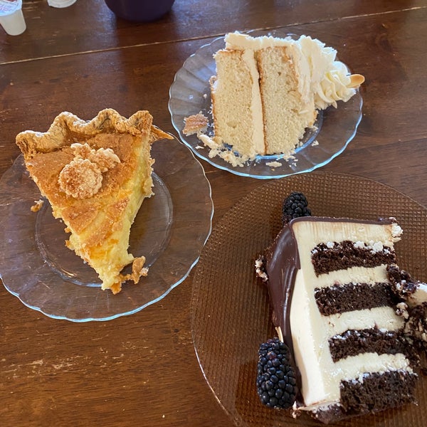 Bread basket Cafe and Bakery Tennessee St