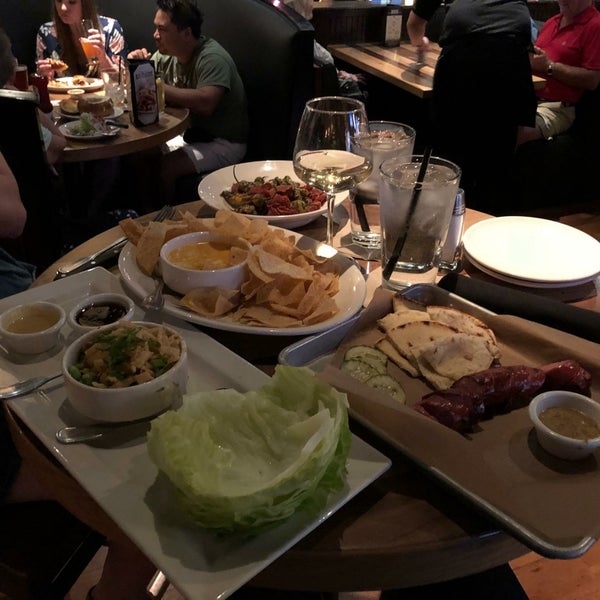 Photo taken at BJ&#39;s Restaurant &amp; Brewhouse by Stacy on 4/7/2018
