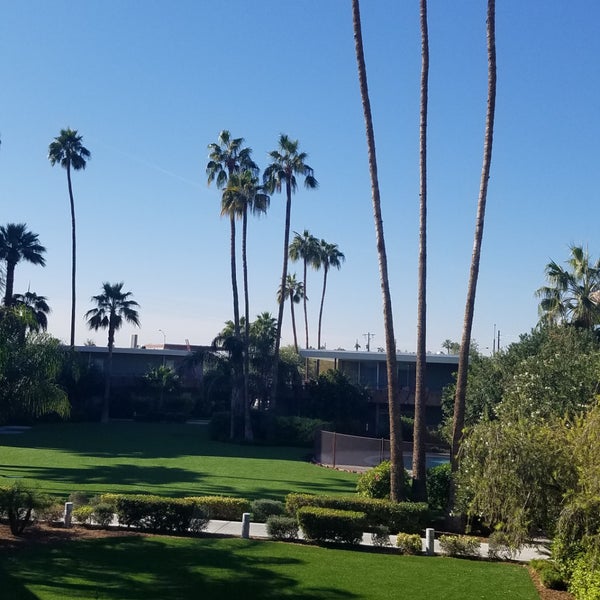 Photo taken at Hotel Valley Ho by Stacy on 11/21/2018