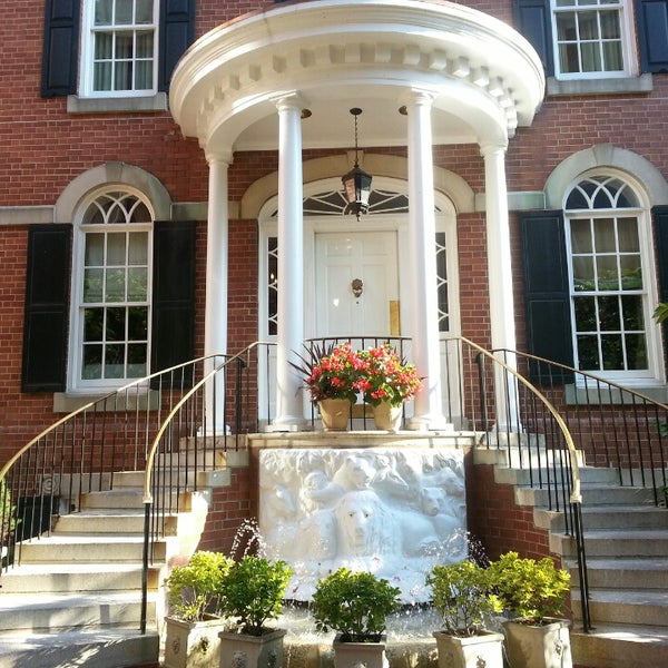 Photo taken at Morrison House Old Town Alexandria, Autograph Collection by Stacy on 7/16/2013