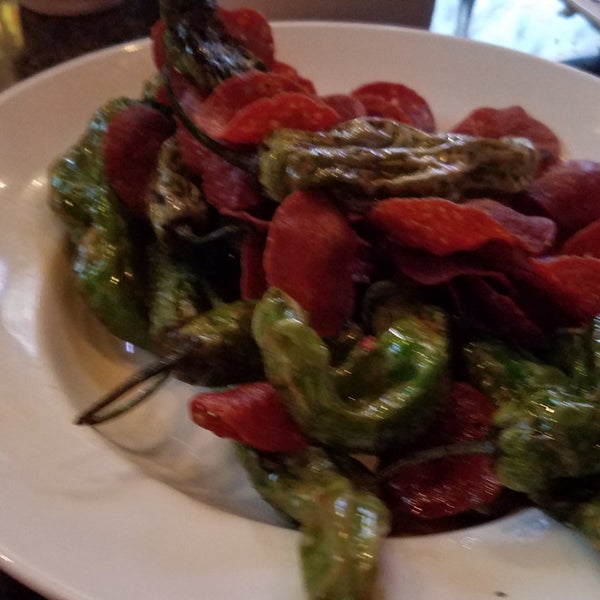 Photo taken at BJ&#39;s Restaurant &amp; Brewhouse by Stacy on 5/1/2019