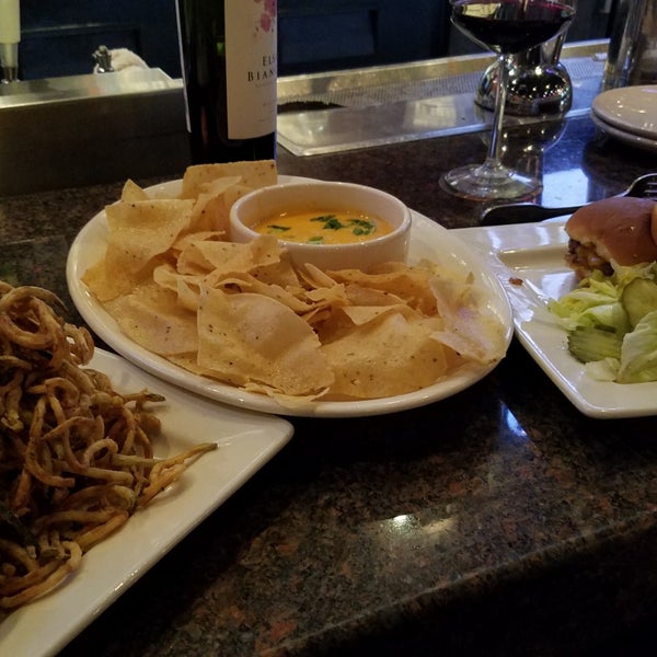 Photo taken at BJ&#39;s Restaurant &amp; Brewhouse by Stacy on 5/22/2019
