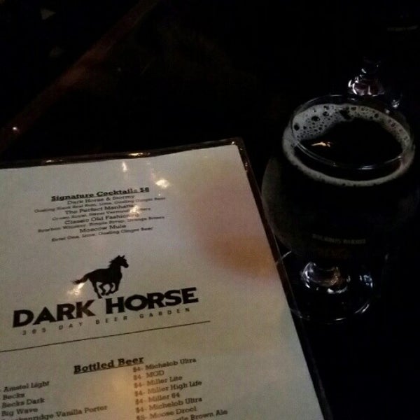 Foto scattata a Dark Horse Tap &amp; Grille da Matt W. il 9/4/2014