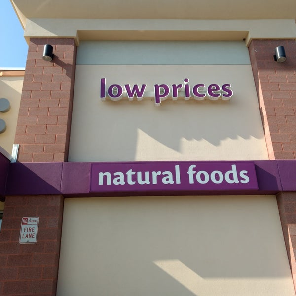 Super Stop & Shop Supermarket in Somerset