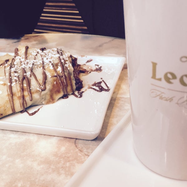 Photo taken at Leonidas Chocolate by Klym on 12/24/2015