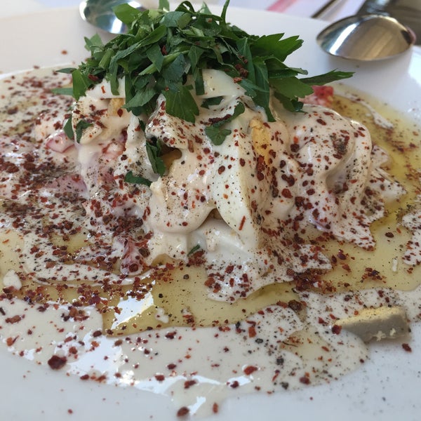 Foto scattata a Özdoyum Restaurant da Yunus A. il 9/4/2017