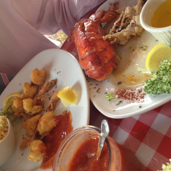 Photo taken at Lobster Pot Restaurant by Sharron💋 R. on 2/14/2013