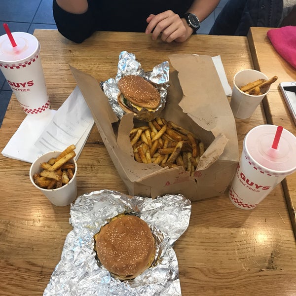 Photo taken at Five Guys by Ceyda A. on 2/27/2018