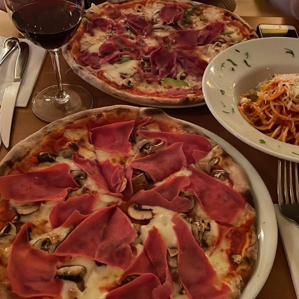 Photo taken at Pizzeria Pera by Alican Y. on 3/5/2022