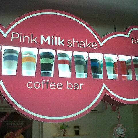 Photo taken at Pink Milk Shake by Vytenis T. on 3/22/2013