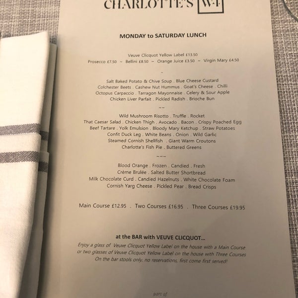 Foto diambil di Charlotte&#39;s Bistro oleh Cs_travels pada 4/6/2019