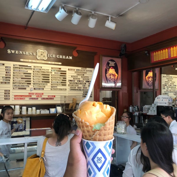 Photo taken at Swensen&#39;s Ice Cream by Stamp P. on 9/14/2019