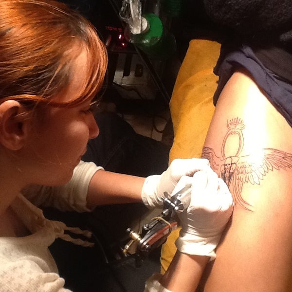 Как можно сделать тату. Сделать тату. Татуировки для первого раза. Как делают Татуировки девушкам.