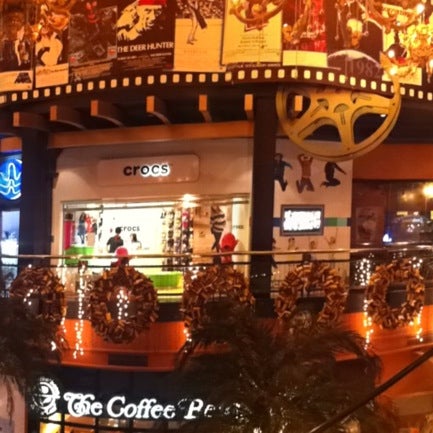 crocs promenade mall