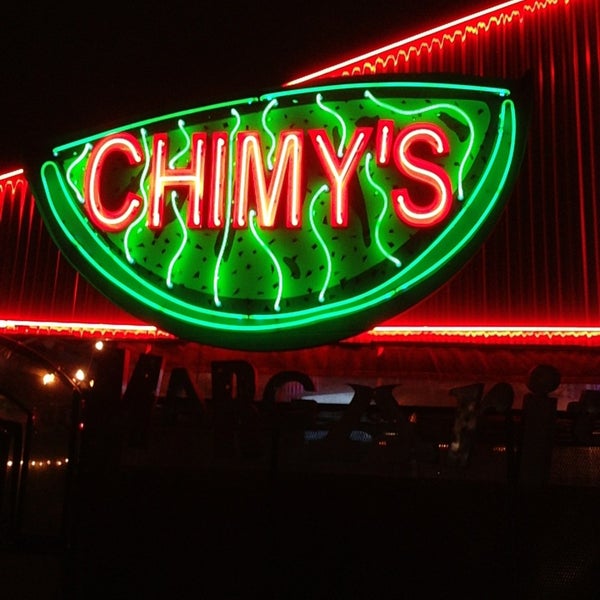 Foto tirada no(a) Chimy&#39;s por Joe G. em 2/13/2013