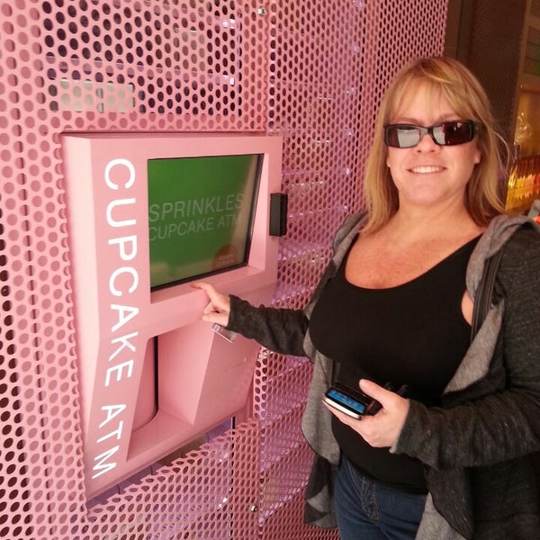 Albums 91+ Pictures Sprinkles Cupcakes Vending Machine Chicago Photos