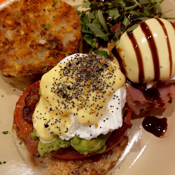 Photo taken at Snooze, an A.M. Eatery by Tiburon M. on 6/22/2021