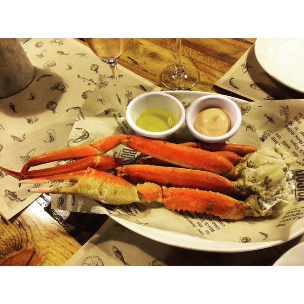 8/10/2015 tarihinde Natalya L.ziyaretçi tarafından Boston Seafood &amp; Bar'de çekilen fotoğraf