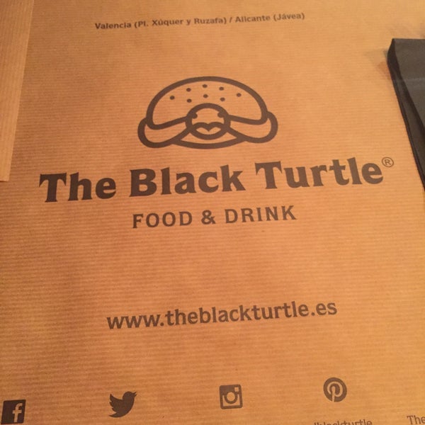 รูปภาพถ่ายที่ The Black Turtle โดย Rocío F. เมื่อ 7/10/2015