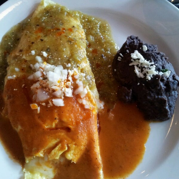 6/16/2013 tarihinde Mila M.ziyaretçi tarafından Frida Restaurant and Bar'de çekilen fotoğraf