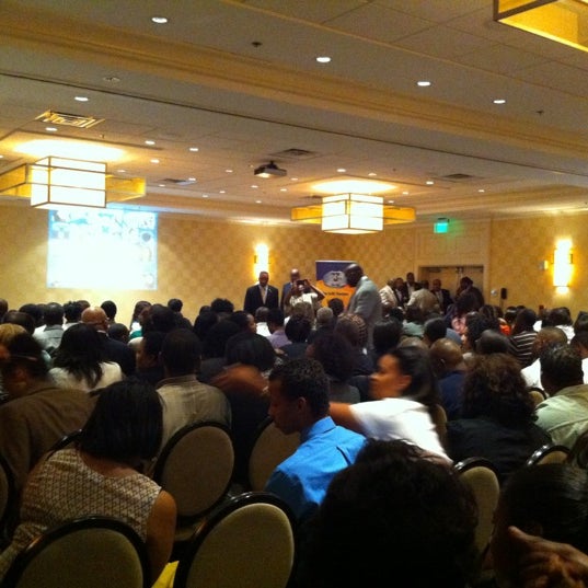 Photo taken at Atlanta Marriott Buckhead Hotel &amp; Conference Center by Knocky Nu ♥ on 10/3/2012