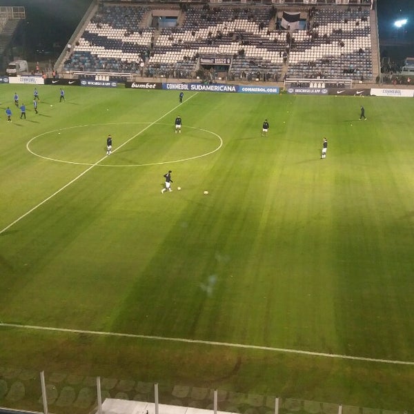 5/10/2017 tarihinde Nacho C.ziyaretçi tarafından Estadio Juan Carmelo Zerillo (Club de Gimnasia y Esgrima de La Plata)'de çekilen fotoğraf