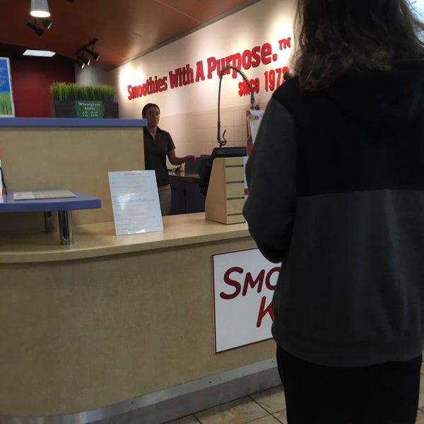Photo taken at Smoothie King by Jill O. on 4/25/2017
