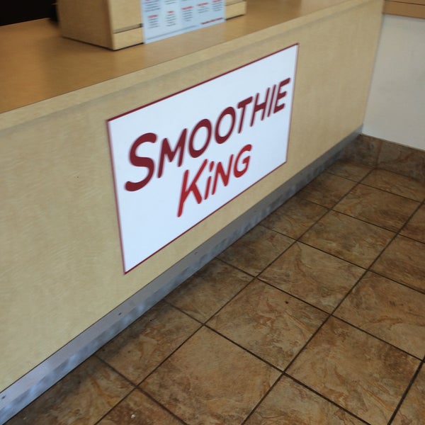Photo taken at Smoothie King by Jill O. on 6/12/2016