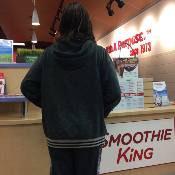 Photo taken at Smoothie King by Jill O. on 12/13/2016