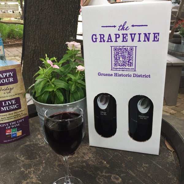 Photo taken at The Grapevine Texas Wine Bar by Stefani on 5/16/2019