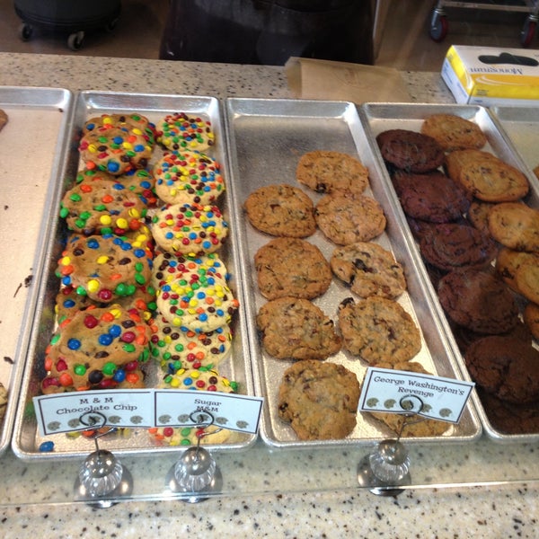 5/14/2013にLions D.がAli&#39;s Cookiesで撮った写真