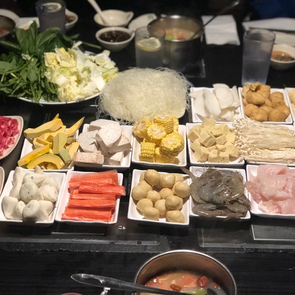 Photo taken at 99 Favor Taste 99號餐廳 by elicit on 4/21/2019