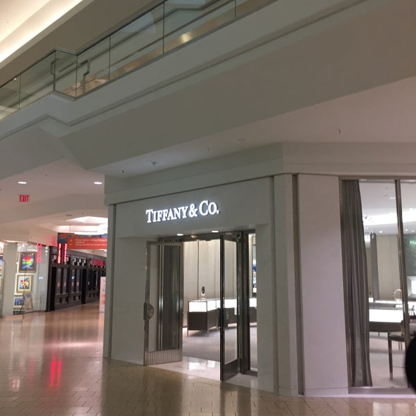 Tiffany & Co. Opens a New Store in Somerset Collection