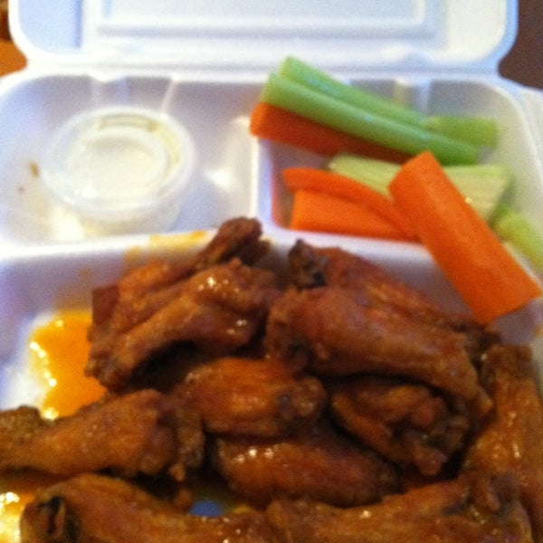 Photos at Hot Wings Cafe Old Pasadena 22 tips from 773 visitors