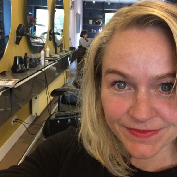 Make up jam. Профессиональная декоративная косметика. Макияж визаж. Макияж мастер класс. Косметика картинки.