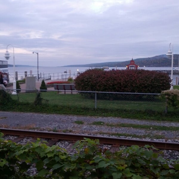 10/13/2013 tarihinde Maria Cifone O.ziyaretçi tarafından Seneca Harbor Station'de çekilen fotoğraf
