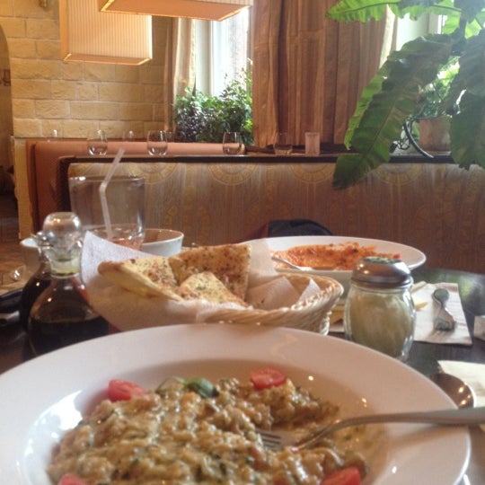 10/6/2012 tarihinde Yulia T.ziyaretçi tarafından Restaurant Prego'de çekilen fotoğraf