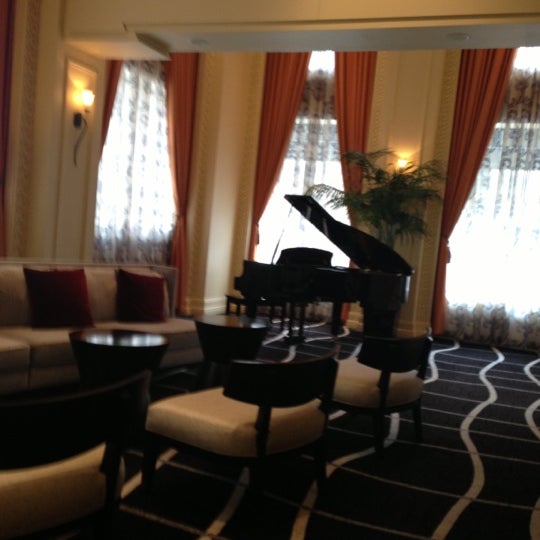 Das Foto wurde bei Madison Hotel von Jennifer C. am 2/25/2013 aufgenommen