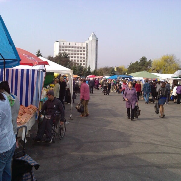 Ярмарка в нальчике на площади абхазии. Ярмарка площадь абхазии. Ярмарка нальчик. Ярмарка на площади абхазии. Нальчик ярмарка на площади абхазии график работы.